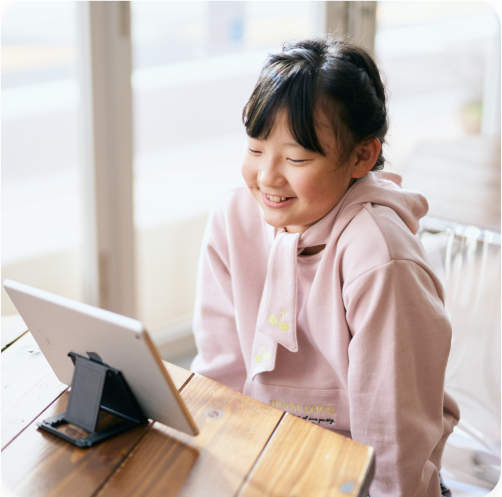 子どもオンライン英会話ワールドアイキッズの小学生用の写真